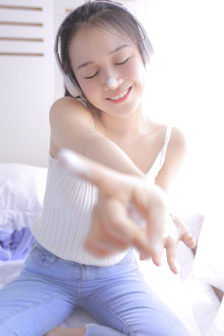 举起手来